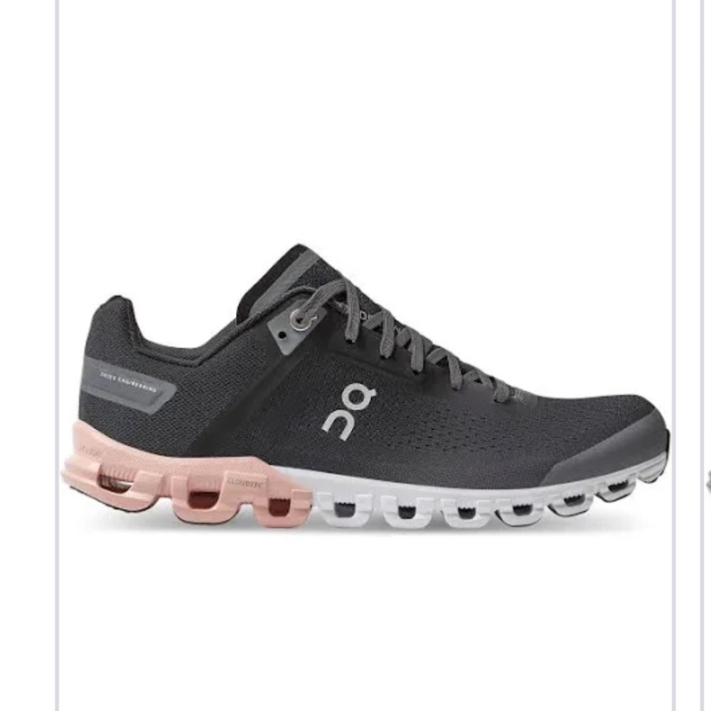 NWT- NEW QC Cloudflow shoes